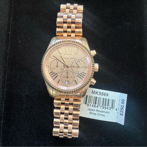 MICHAEL KORS MK5569 Lexington Rose Gold Tone Chronograph Watch - Picture 2 of 16